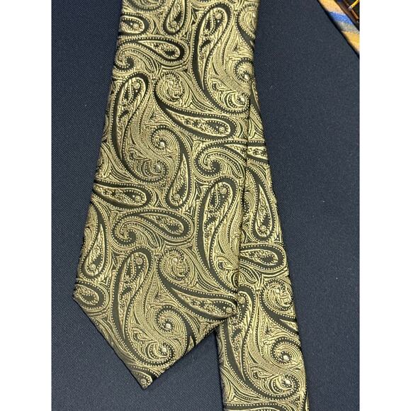 Chaps‎ NWT Black & Gold Boeing Paisley Tie